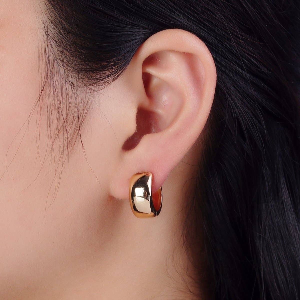 Wide Minimalist Huggie Hoop Earrings